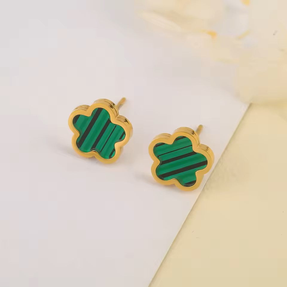 Lucky Bloom Pendant Earring