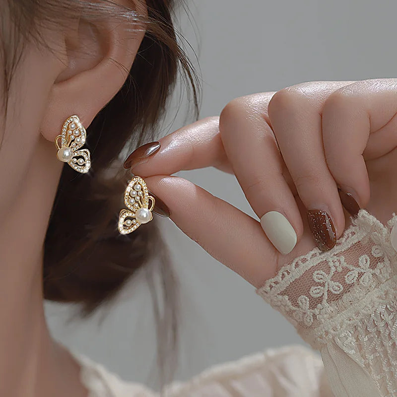 New Trend Simulation Pearl Flower Rhinestone Long Earrings for Women