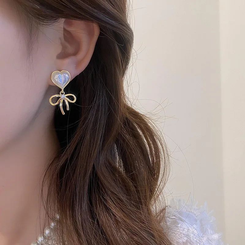 New Trend Simulation Pearl Flower Rhinestone Long Earrings for Women