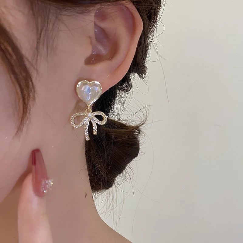 New Trend Simulation Pearl Flower Rhinestone Long Earrings for Women