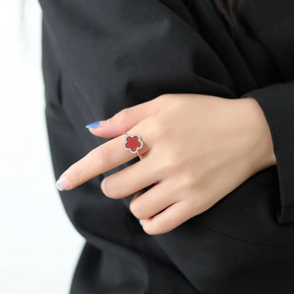 Lucky Bloom Pendant Ring