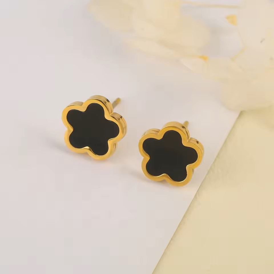 Lucky Bloom Pendant Earring