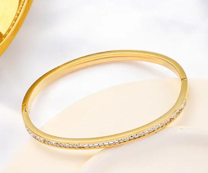 Luxe Line Bangle