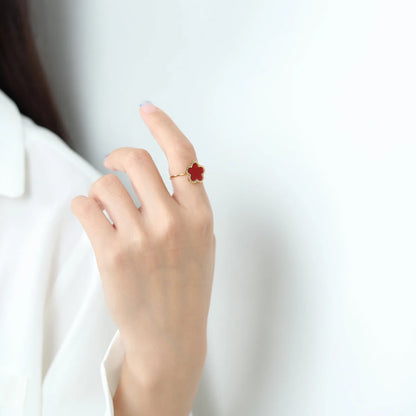 Lucky Bloom Pendant Ring