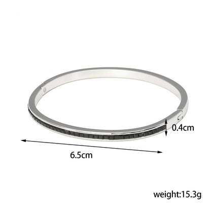 Luxe Line Bangle