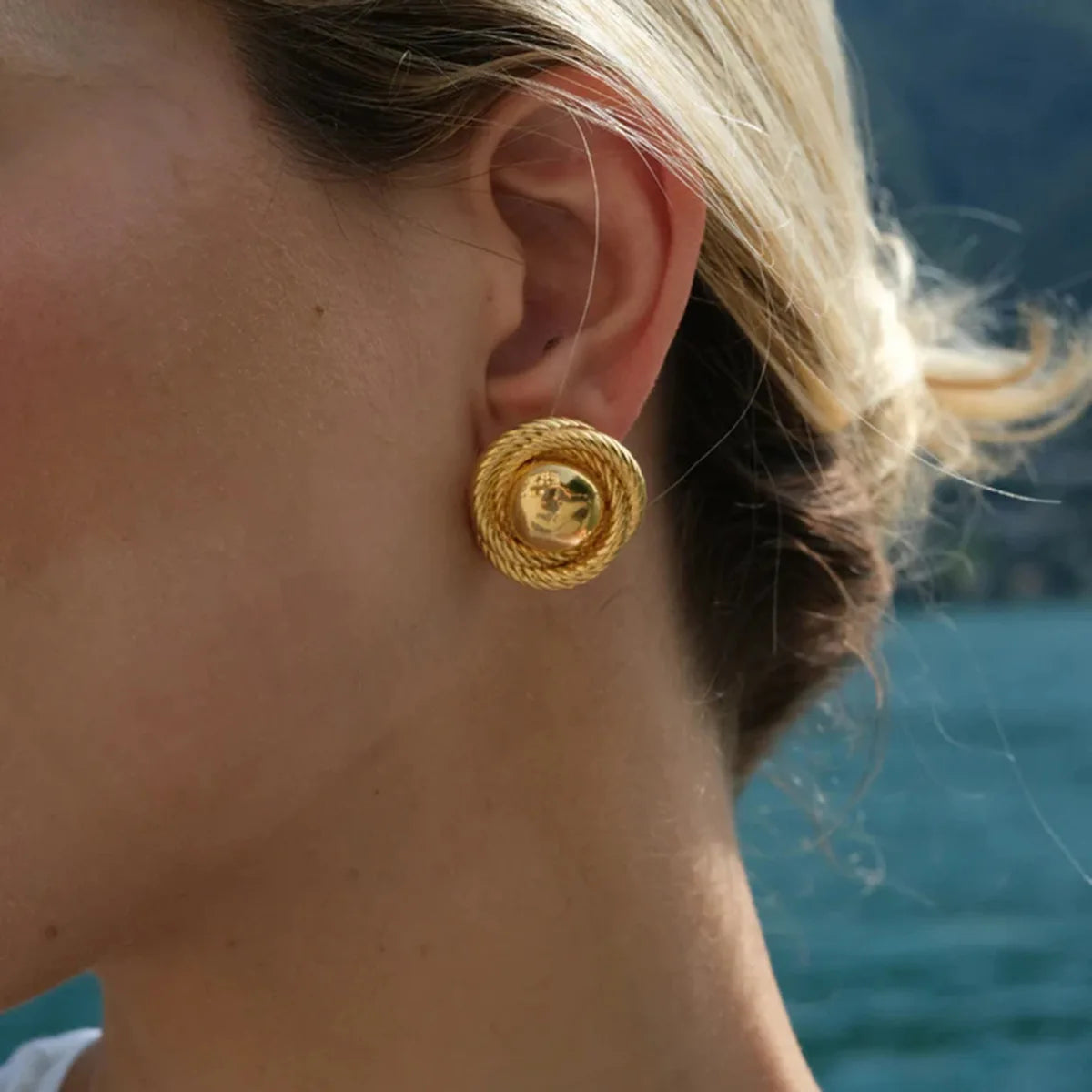 Twist Shine Disc Studs