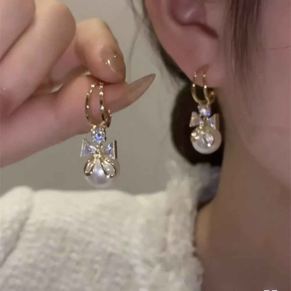 New Trend Simulation Pearl Flower Rhinestone Long Earrings for Women