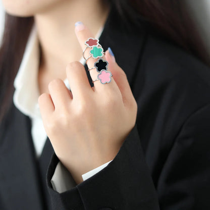 Lucky Bloom Pendant Ring