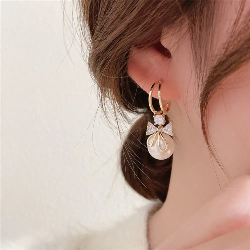 New Trend Simulation Pearl Flower Rhinestone Long Earrings for Women