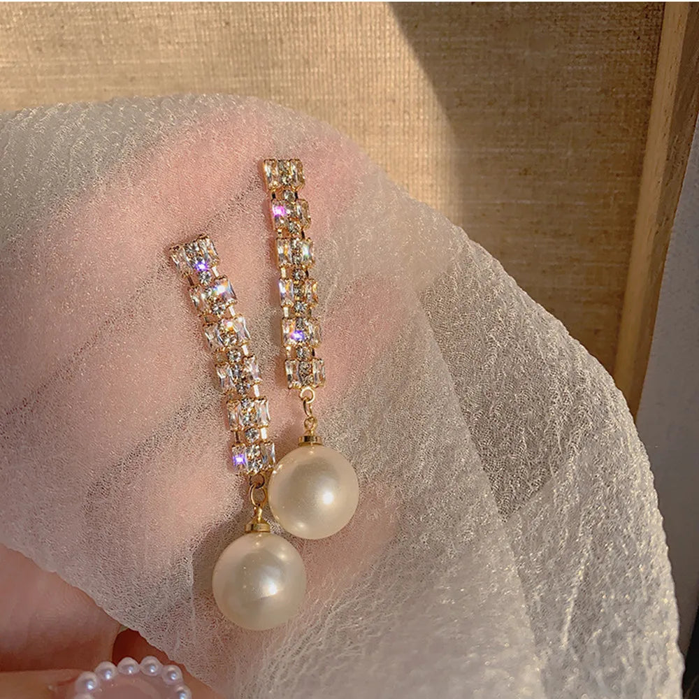 New Trend Simulation Pearl Flower Rhinestone Long Earrings for Women