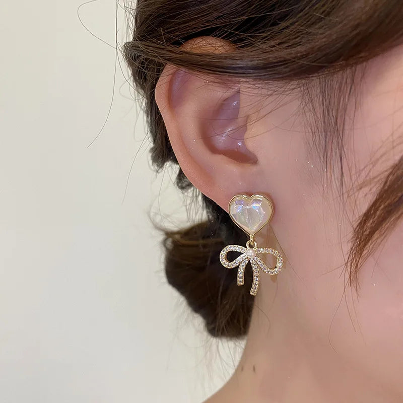 New Trend Simulation Pearl Flower Rhinestone Long Earrings for Women