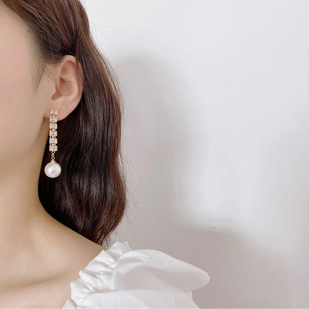 New Trend Simulation Pearl Flower Rhinestone Long Earrings for Women