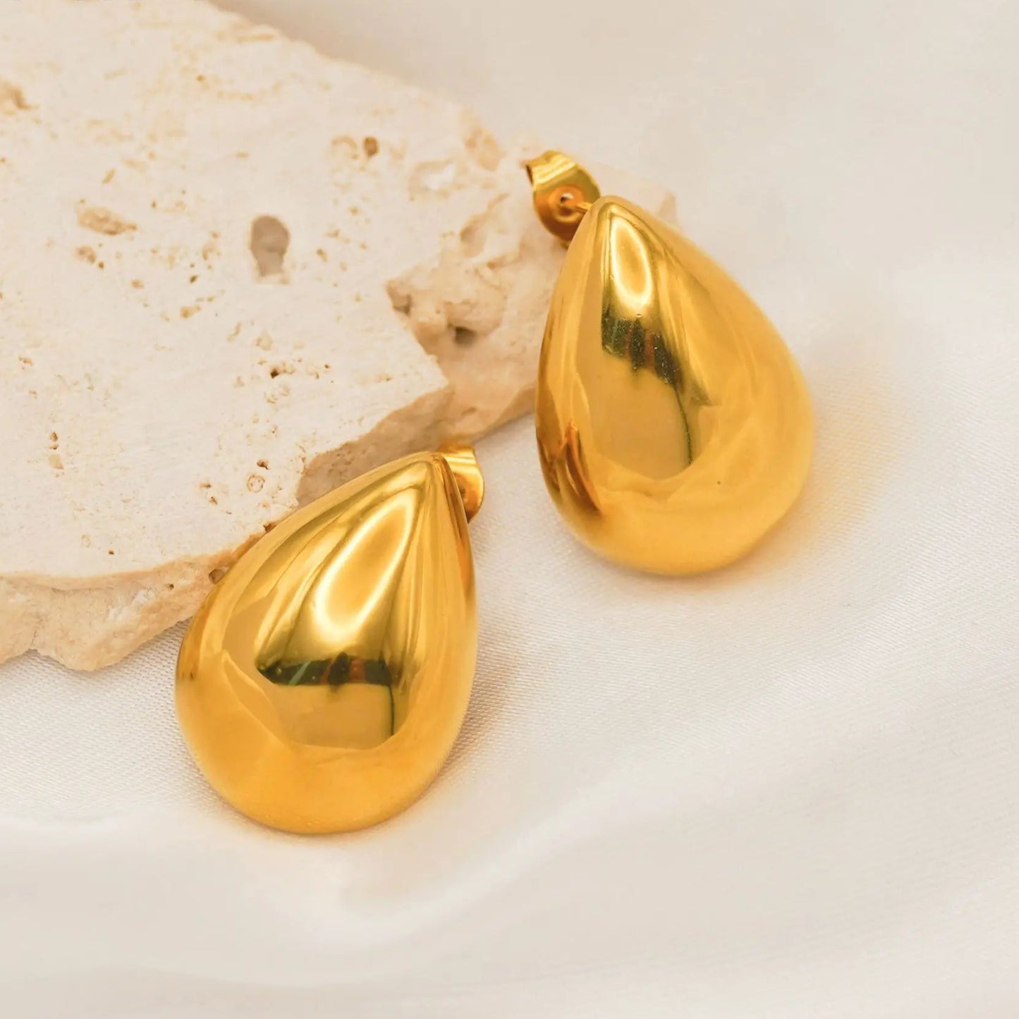 Lustre Drop Studs