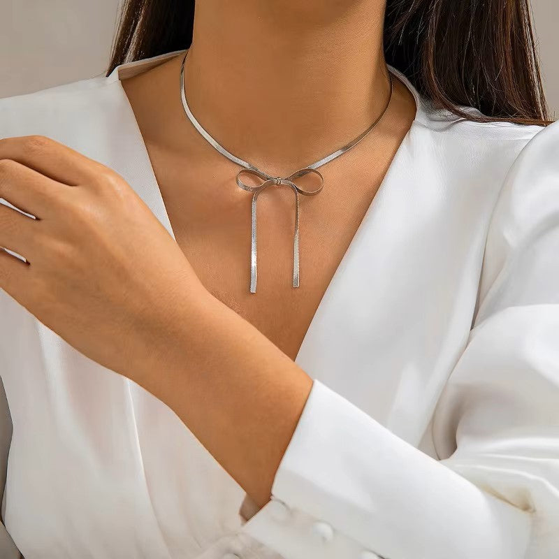 Ribbon Loop Necklace