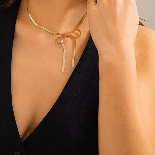 Ribbon Loop Necklace